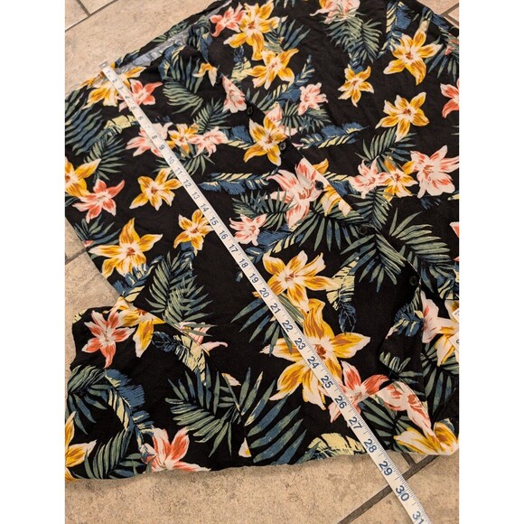 No Boundaries Men’s XL Hawaiian Floral Shirt Black Tropical Button Up Rayon - Picture 2 of 12
